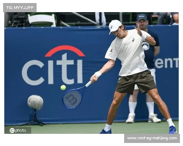 德米纳尔华盛顿站逆转福基纳，夺赛季第二冠